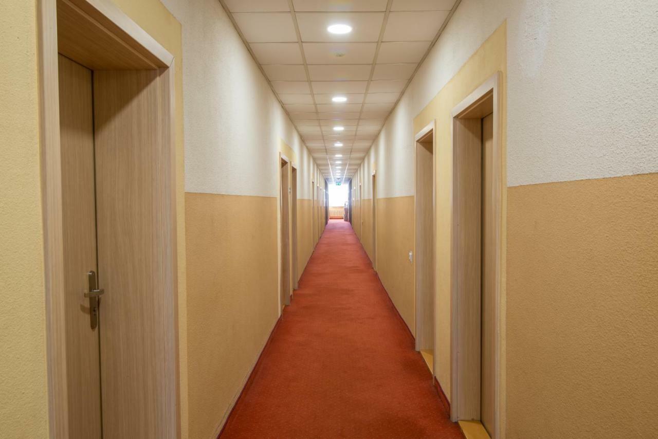 Hotel 104 Старгард-Щециньски Экстерьер фото